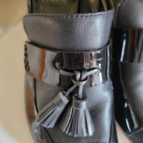 White House Black Market ARIAH Patent Leather Tassel Mule Size 6.5M - Picture 8 of 11